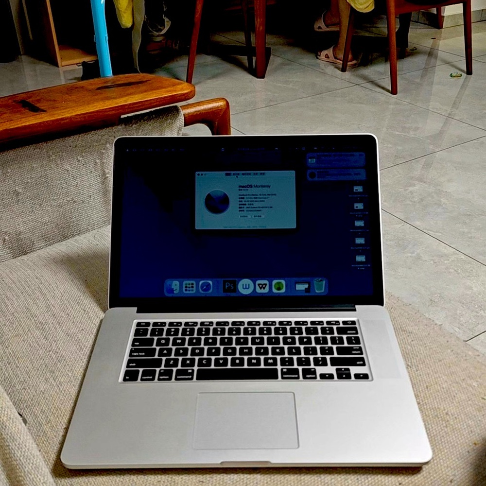 Apple MacBook Pro (2015 Edition) Special Offer! 🎉